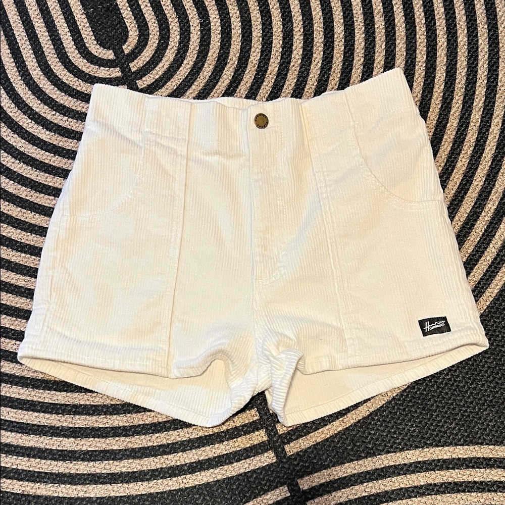 Hammies Women’s high waist corduroy shorts waist 30
70’s vibes short shorts